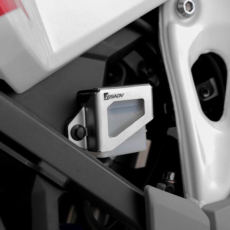 后刹车油杯保护